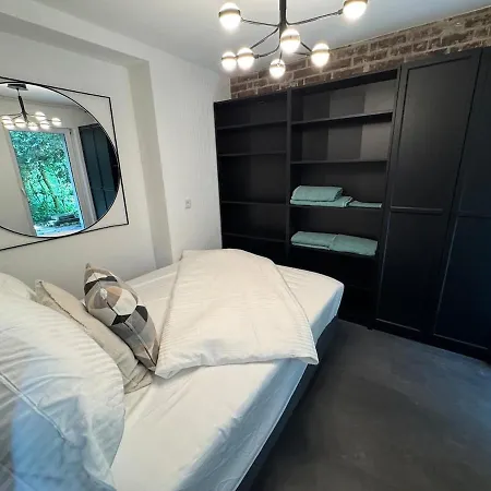 Cozy, Small, Cute, Quiet, With Garden Apartment *